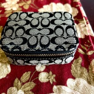 🌸🌸COACH PILL CASE🌸🌸